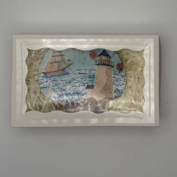 Handmade Coastal Celebration Lighthouse Hand painted on Real Scallop Shell - Picture 4 of 5